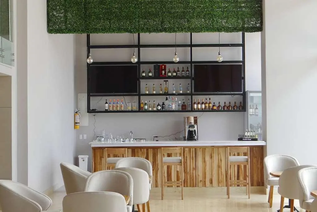 ***  Wyndham Garden Cartagena Hotel Colombia