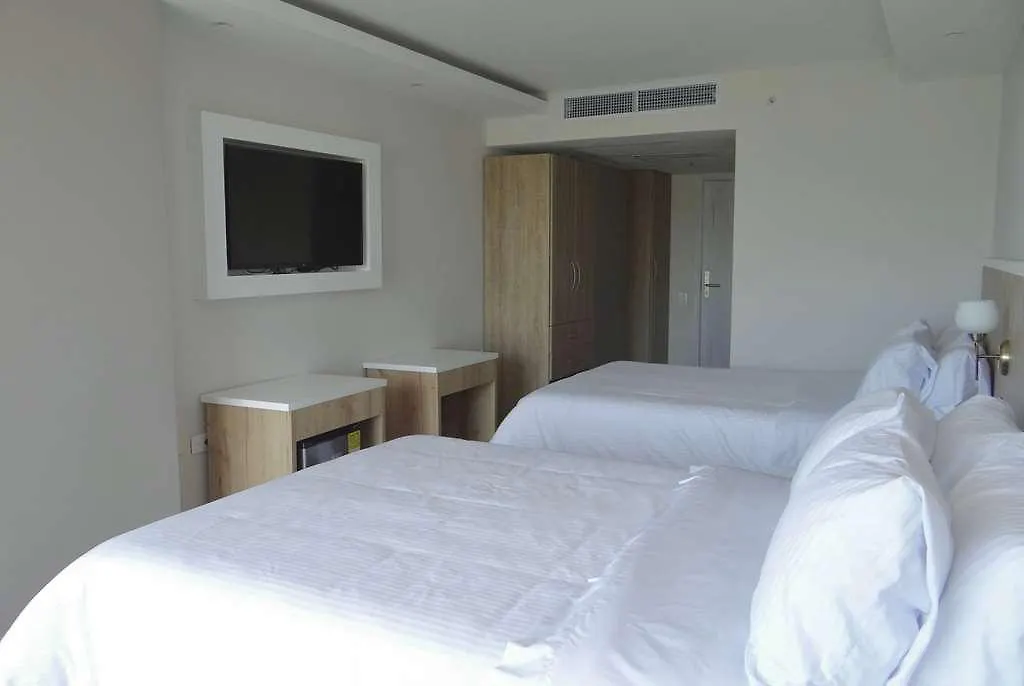 Wyndham Garden Cartagena Hotel
